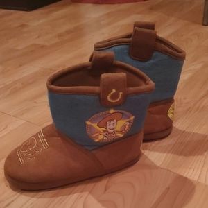 Woody boot slippers